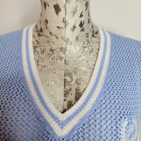 PINK Victoria's Secret Cambridge Knit Cropped Vest. - Picture 7 of 11